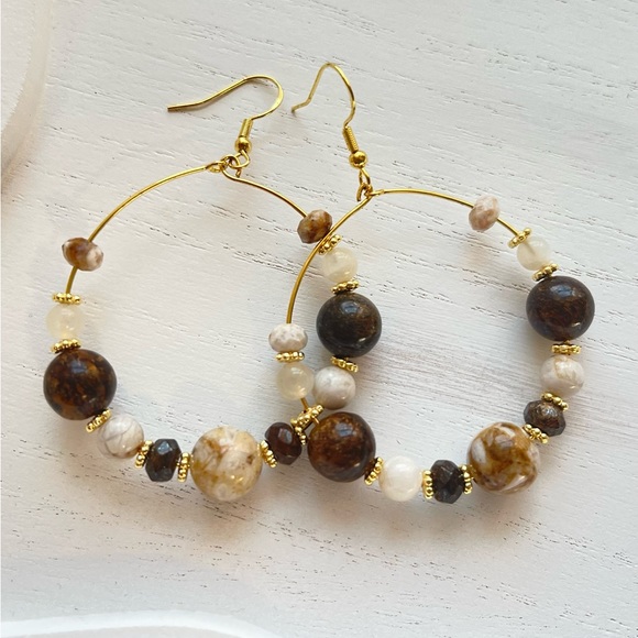 Boho beaded hoop drop dangle earrings gold tone, wire hook, large brown ivory - Picture 3 of 6